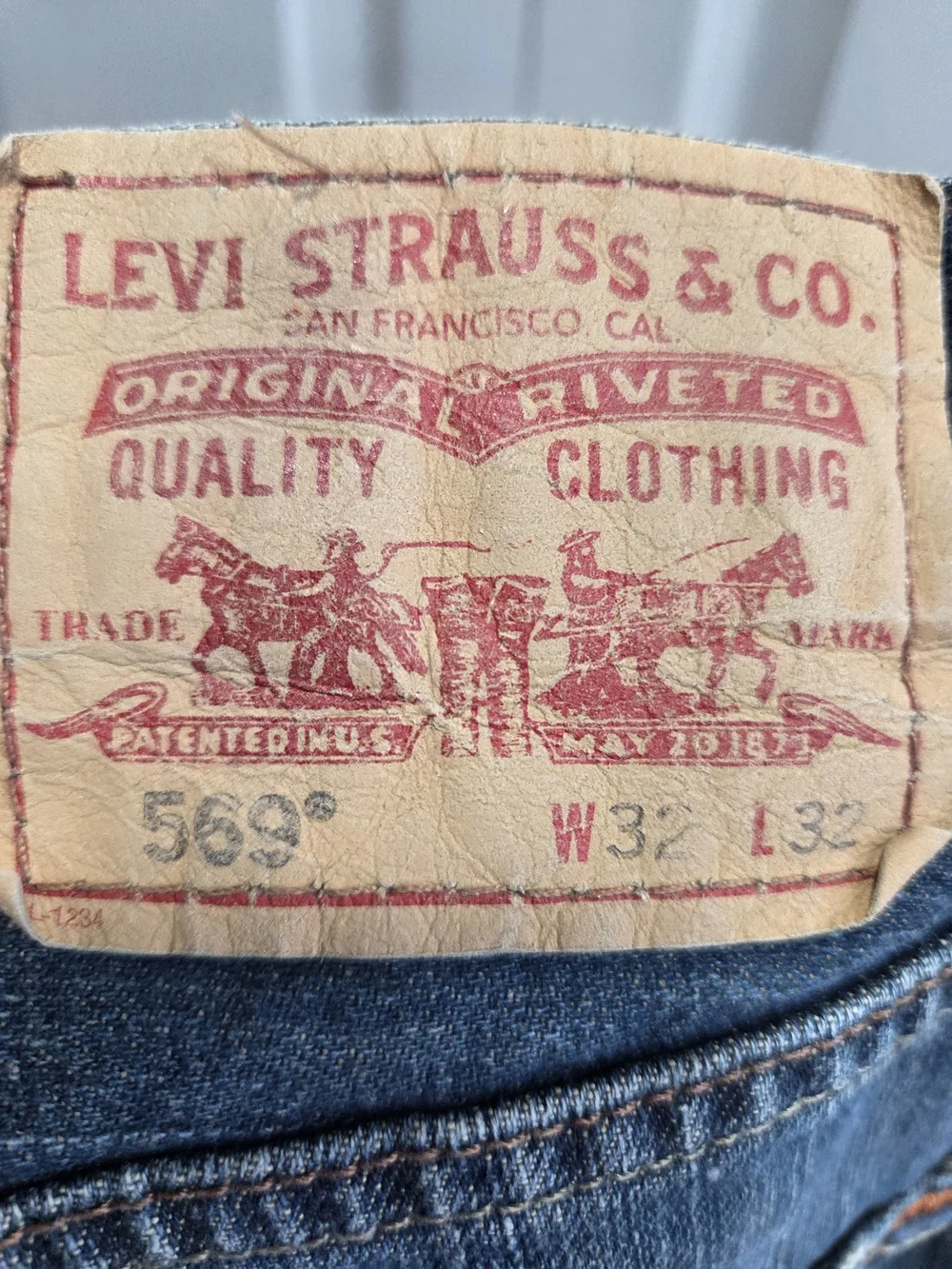 Levi's Men's 569 Denim Jeans in Medium Blue Wash